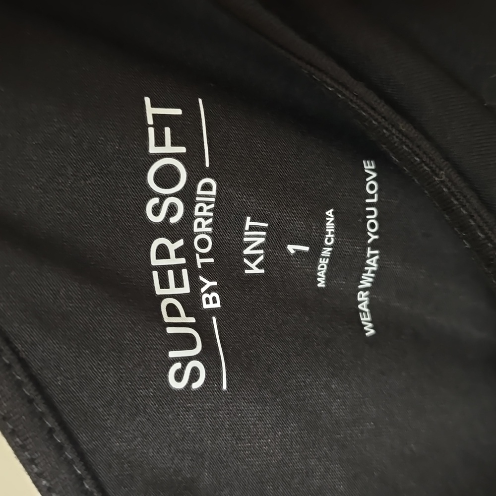 🆕️ Torrid One Shoulder Tank - Picture 8 of 8
